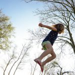 ćwiczenia na trampolinie